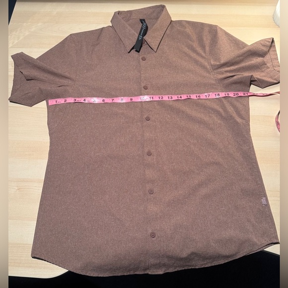 Lululemon SS Button Down Men
Sz L - Picture 6 of 7